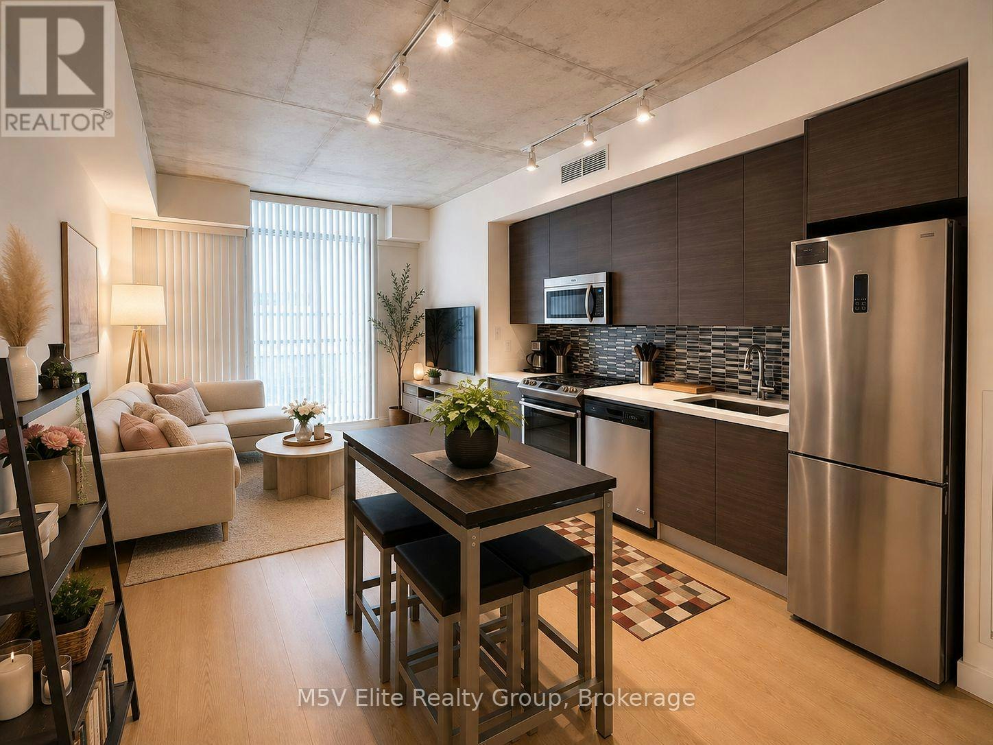 426-111 Bathurst Street, Toronto, ON, M5V 2R1