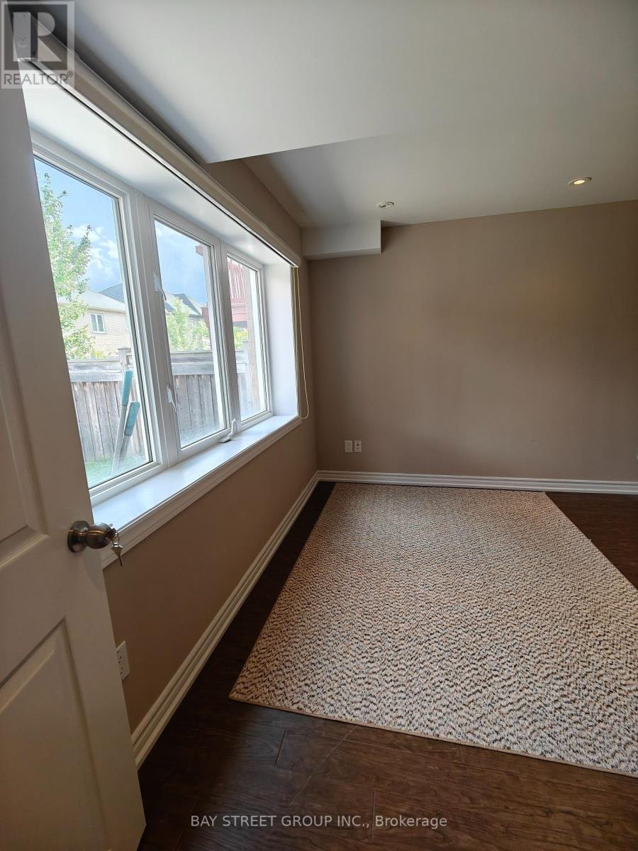 80 Bush Ridges Avenue, Richmond Hill, ON, L4E 0N6 - 10