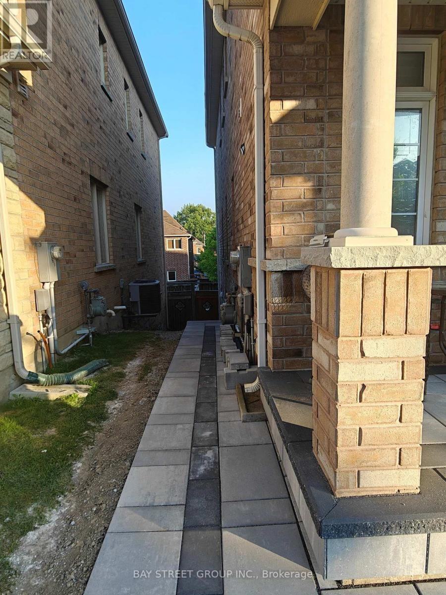 80 Bush Ridges Avenue, Richmond Hill, ON, L4E 0N6 - 3