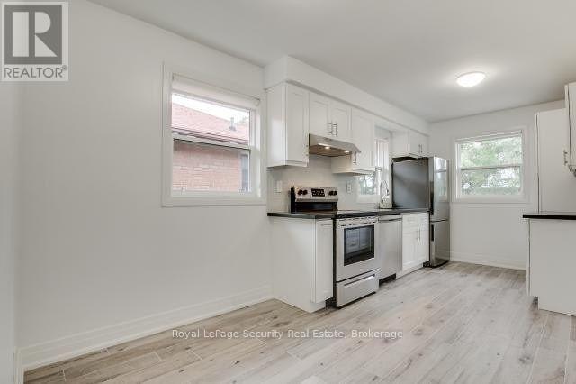 3-148 Portland Street, Toronto, ON, M8Y 1B2 - 4