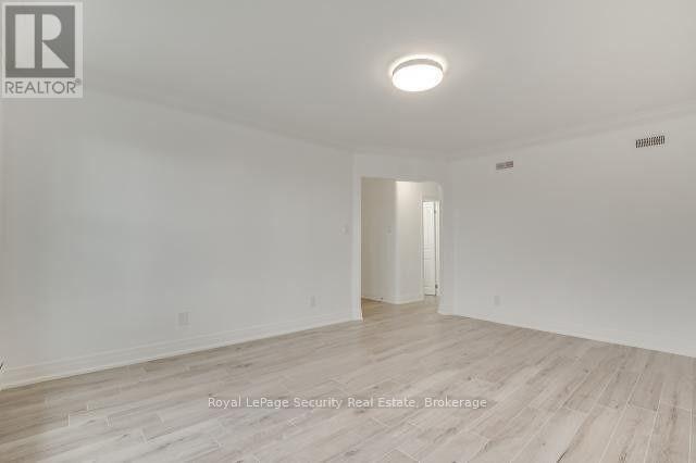 3-148 Portland Street, Toronto, ON, M8Y 1B2 - 3