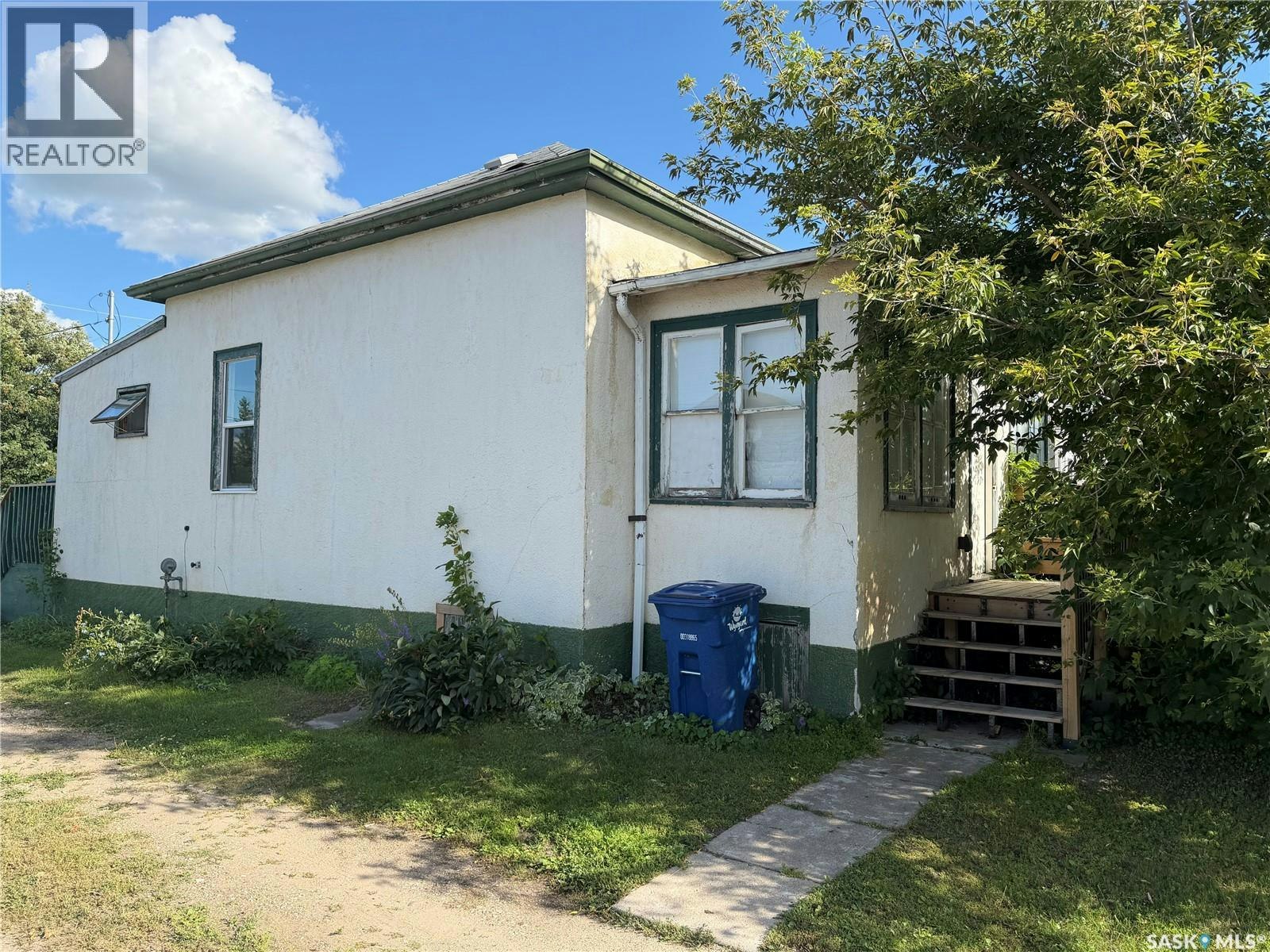 412 5th Street E, Wynyard, SK, S0A 4T0