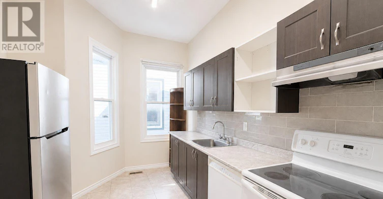 REAR-220 Hamilton Road, London, ON, N5Z 1R1 - 3