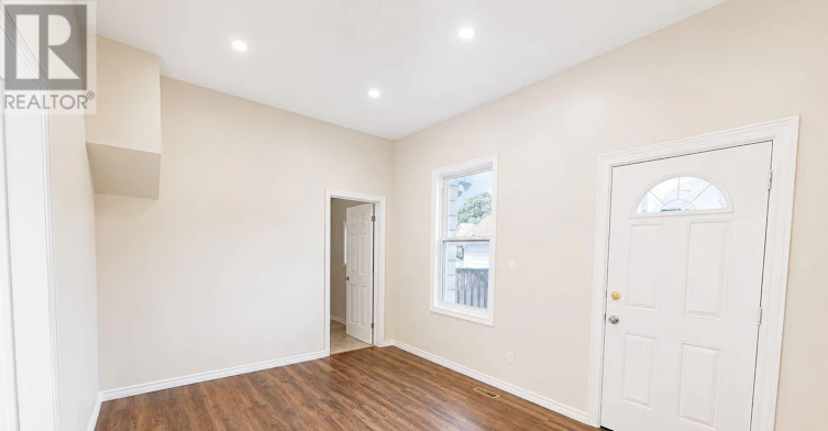 REAR-220 Hamilton Road, London, ON, N5Z 1R1 - 6