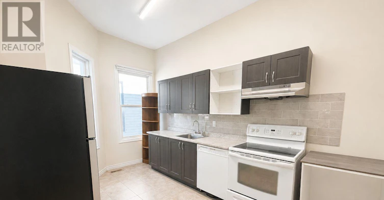 REAR-220 Hamilton Road, London, ON, N5Z 1R1 - 4