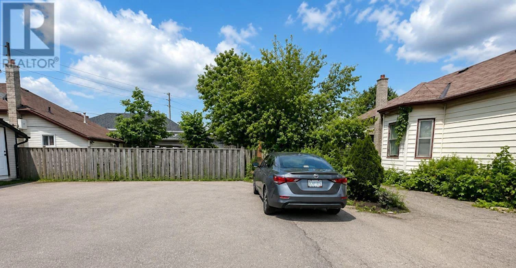 REAR-220 Hamilton Road, London, ON, N5Z 1R1 - 2