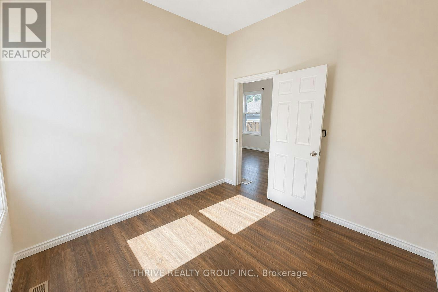 REAR-220 Hamilton Road, London, ON, N5Z 1R1 - 9