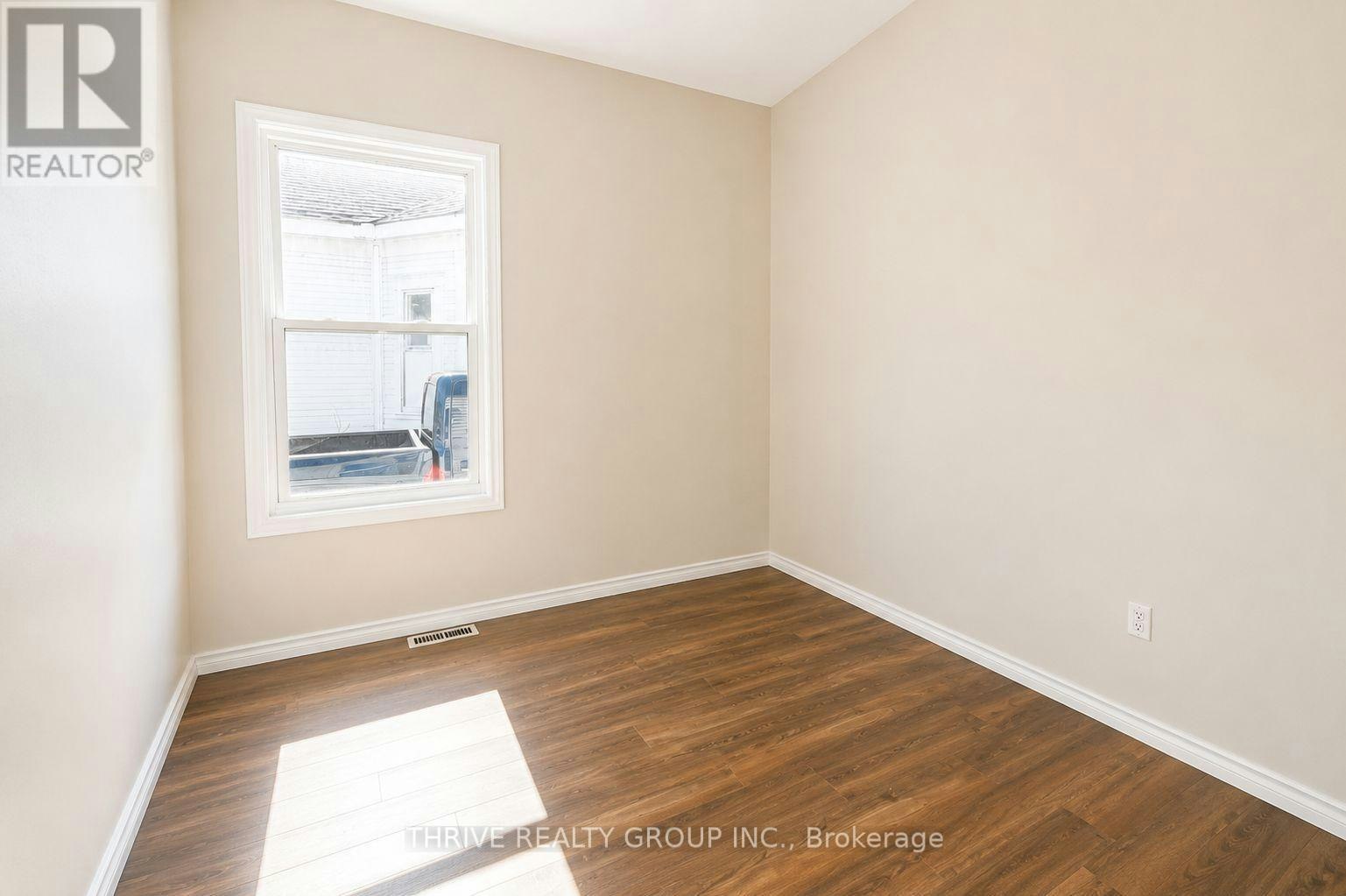 REAR-220 Hamilton Road, London, ON, N5Z 1R1 - 8