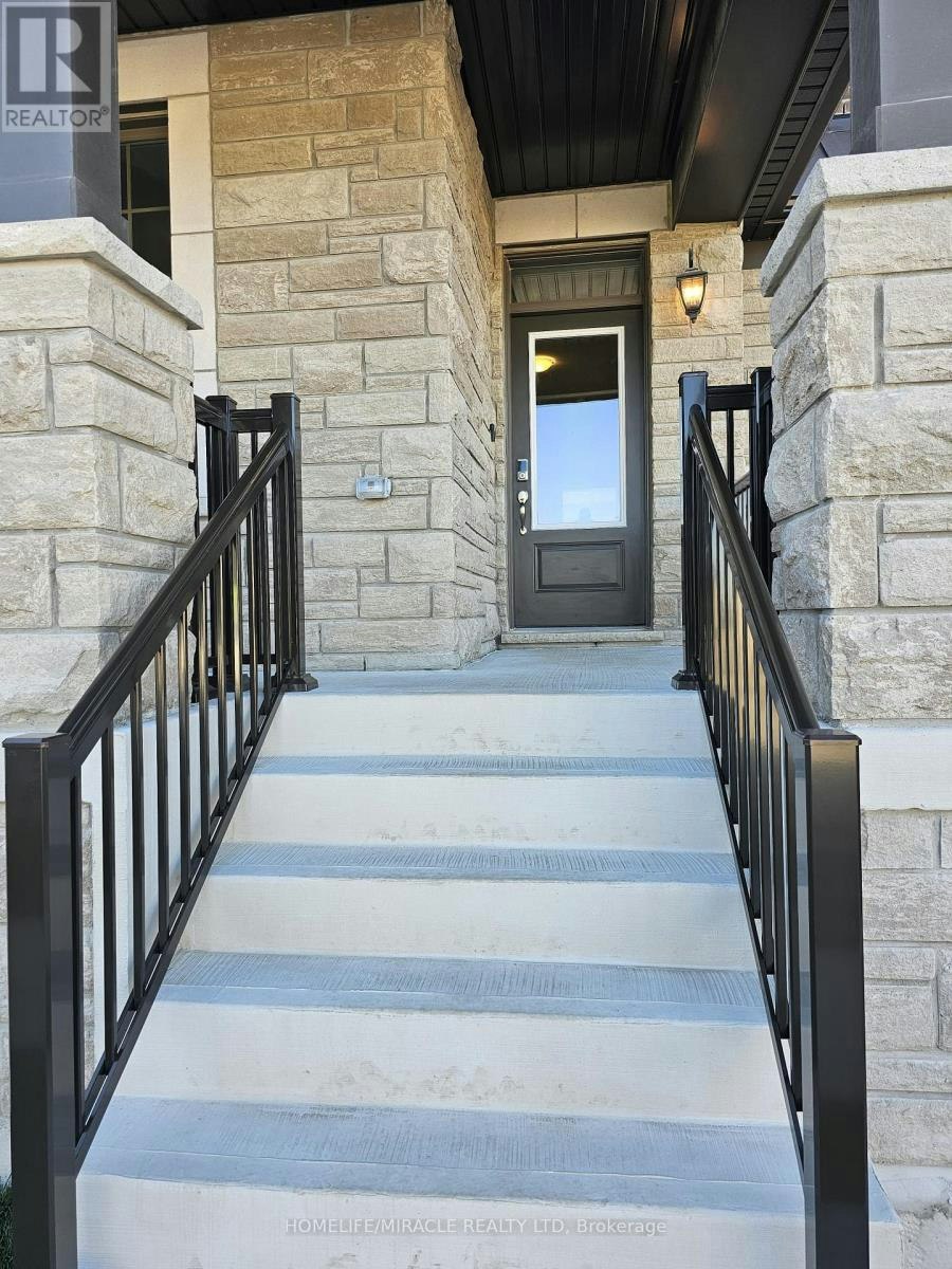 1869 Narcissus Gardens, Pickering, ON, L1X 2R2 - 4