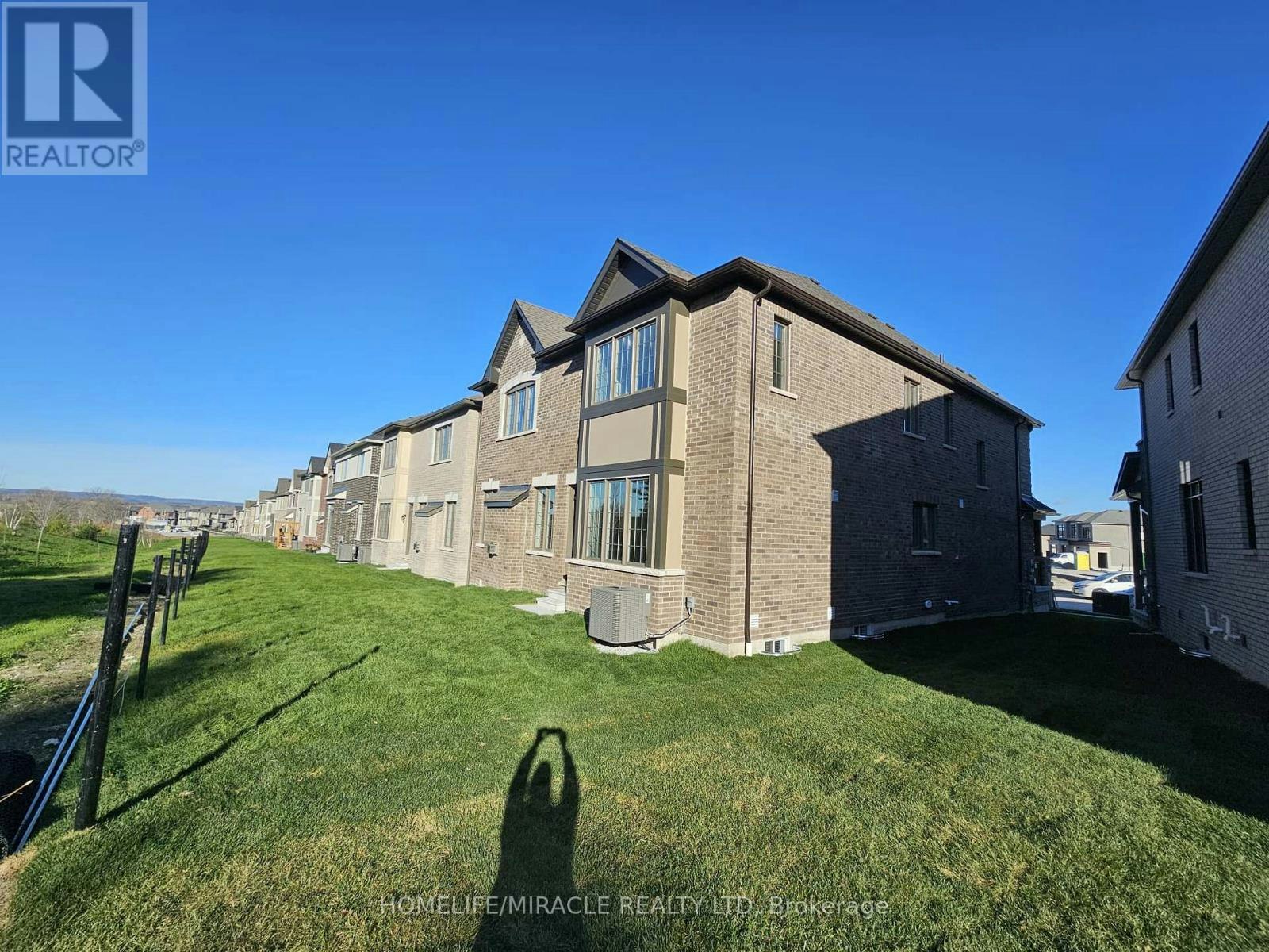 1869 Narcissus Gardens, Pickering, ON, L1X 2R2 - 29