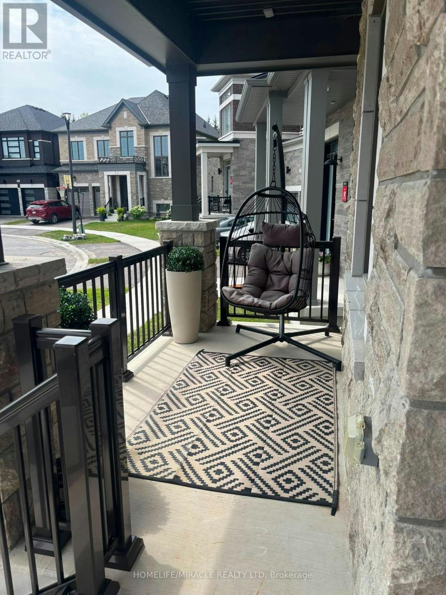 1869 Narcissus Gardens, Pickering, ON, L1X 2R2 - 6