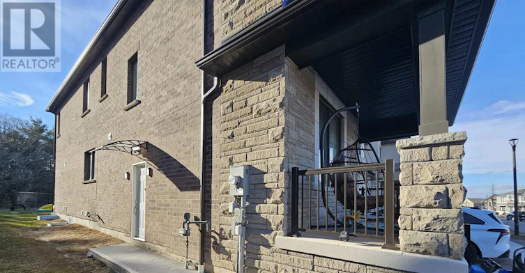 1869 Narcissus Gardens, Pickering, ON, L1X 2R2 - 5