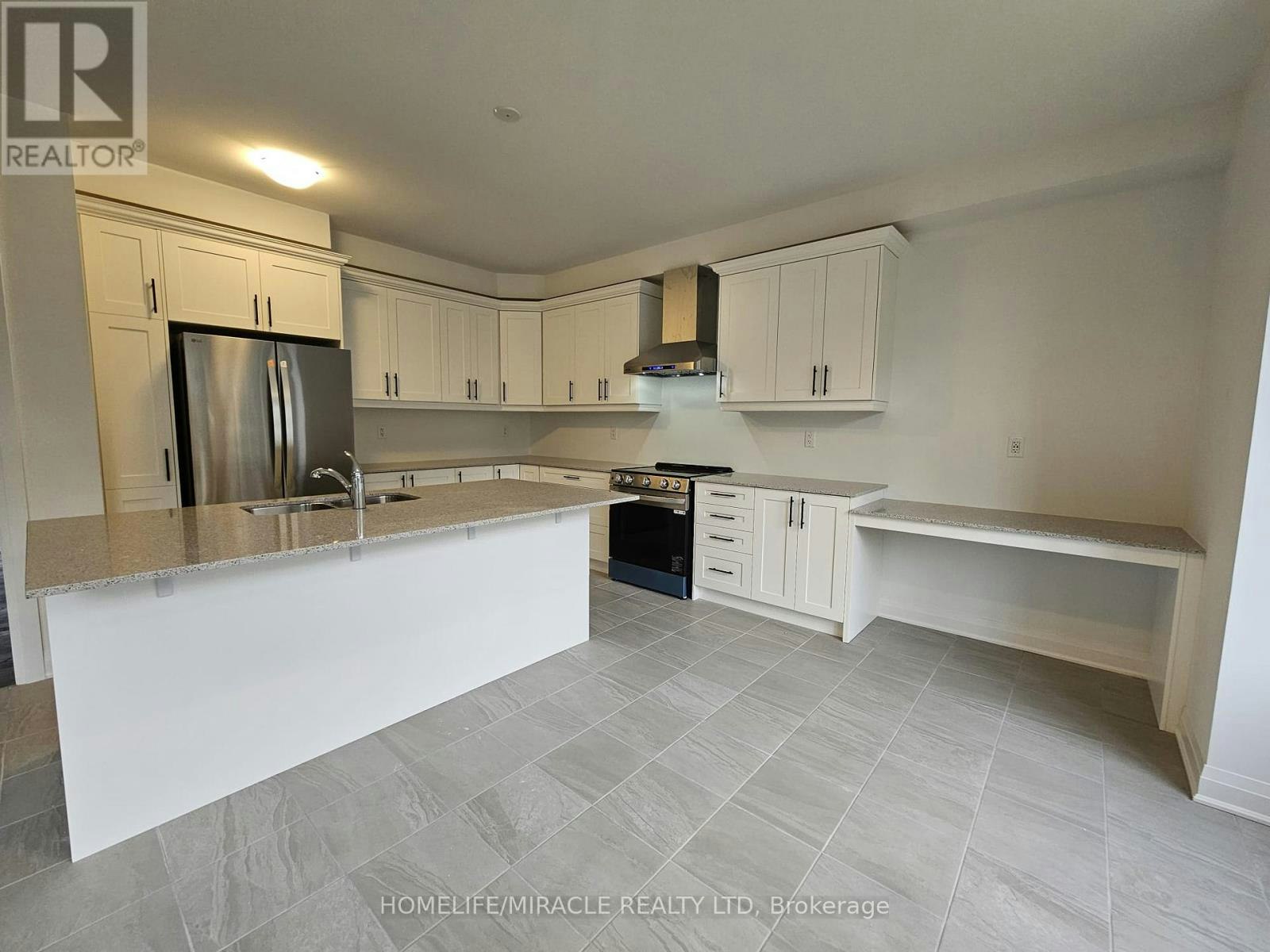 1869 Narcissus Gardens, Pickering, ON, L1X 2R2 - 4
