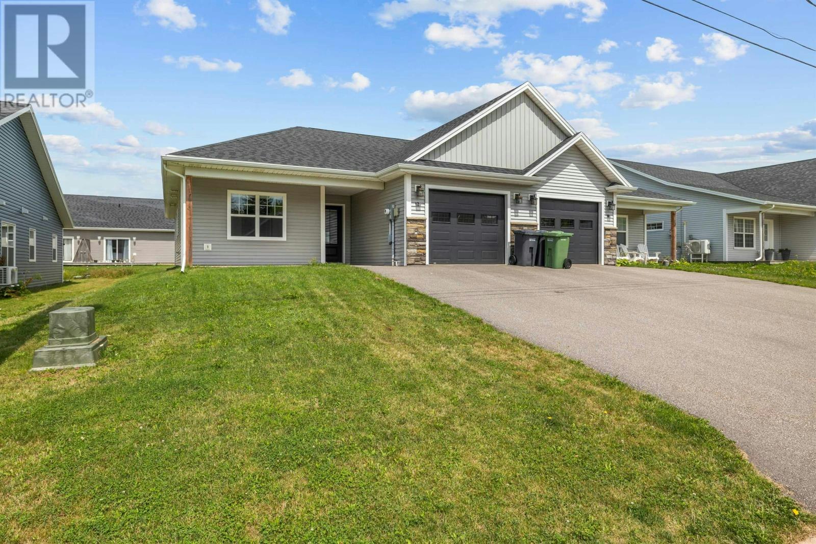 12 Essex Crescent, Charlottetown, PE, C1E 3P4