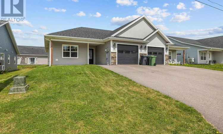 12 Essex Crescent