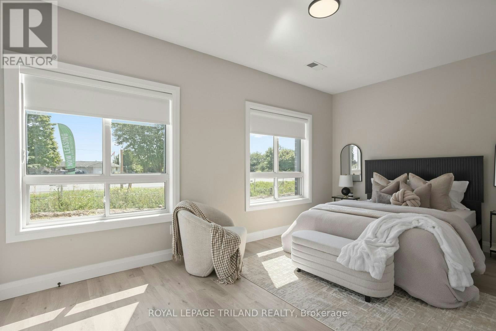 208-33318 Richmond Street, Lucan Biddulph, ON, N0M 2J0 - 9