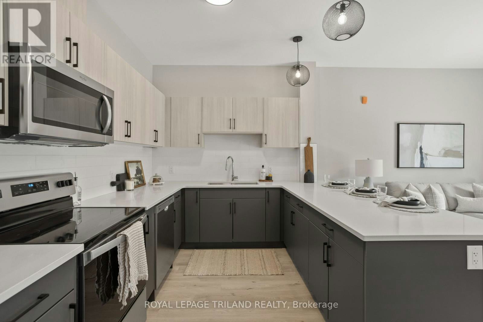 208-33318 Richmond Street, Lucan Biddulph, ON, N0M 2J0 - 4