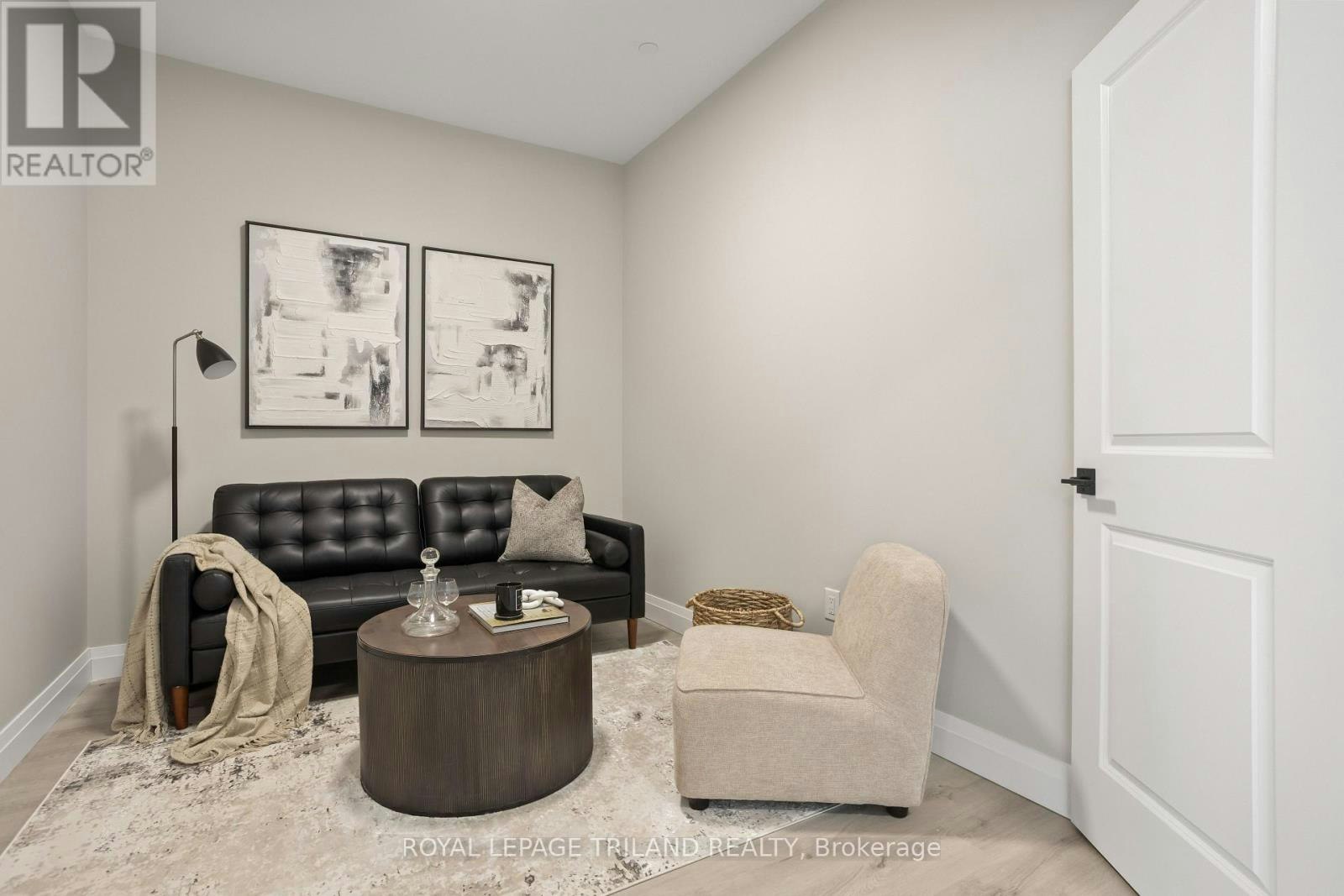 208-33318 Richmond Street, Lucan Biddulph, ON, N0M 2J0 - 2