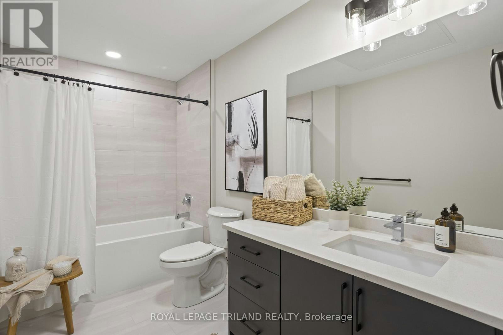 101-33318 Richmond Street, Lucan Biddulph, ON, N0M 2J0 - 11
