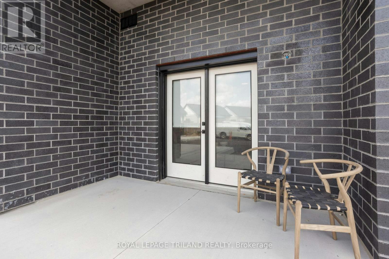 101-33318 Richmond Street, Lucan Biddulph, ON, N0M 2J0 - 2