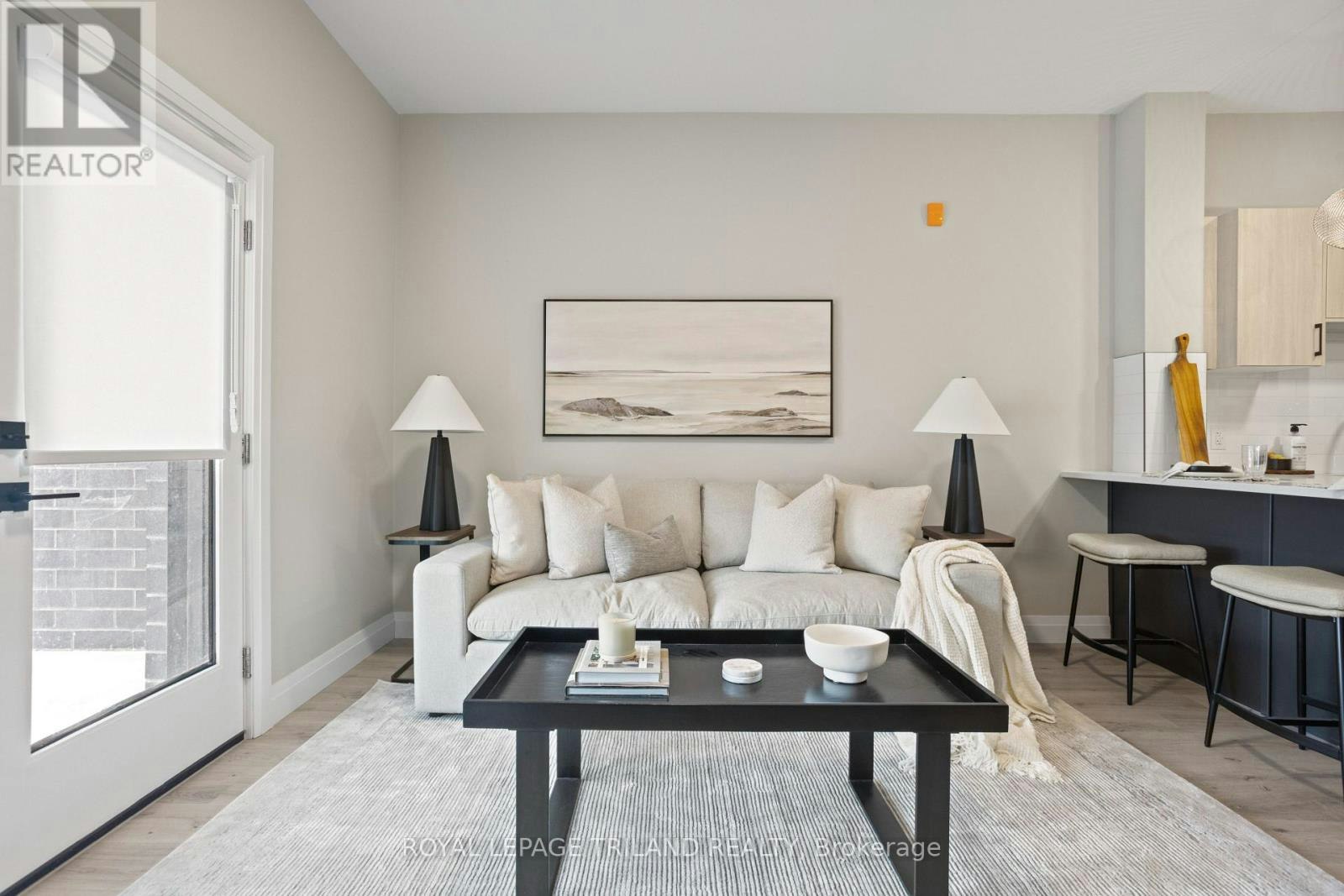 101-33318 Richmond Street, Lucan Biddulph, ON, N0M 2J0 - 6