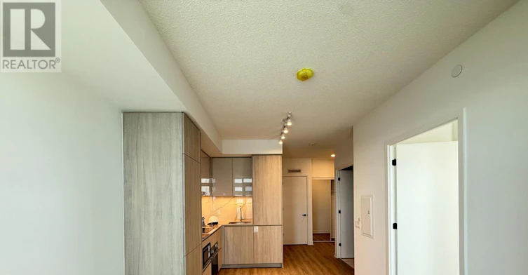 2015-8 Interchange Way, Vaughan, ON, L4K 0R2 - 7