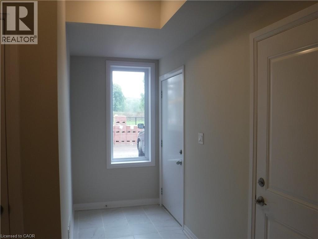 65 Progress Crescent, Kitchener, ON, N2R 0R7 - 4