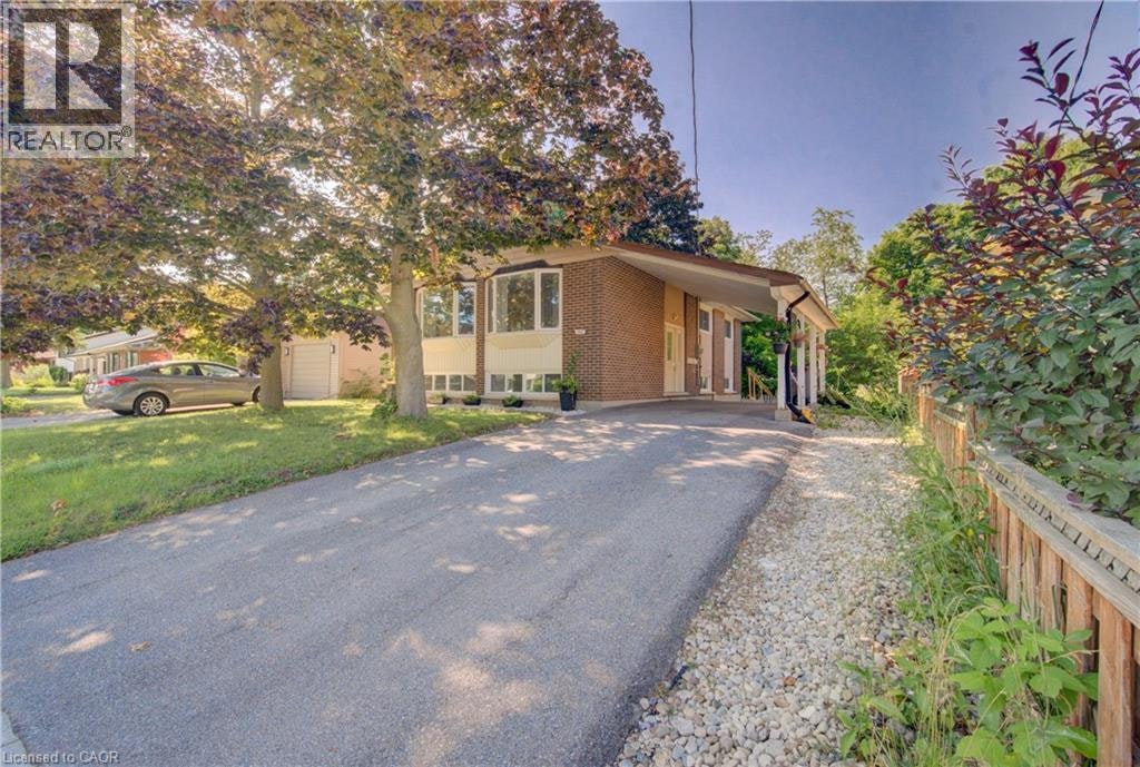 259 Village Road, Kitchener, ON, N2M 4L3