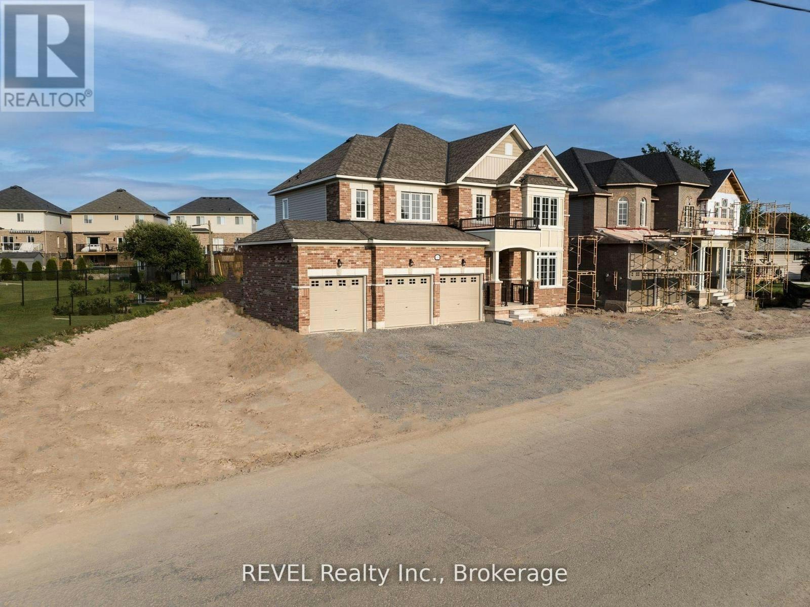 4568 Lyons Parkway, Niagara Falls, ON, L2E 6S6 - 2