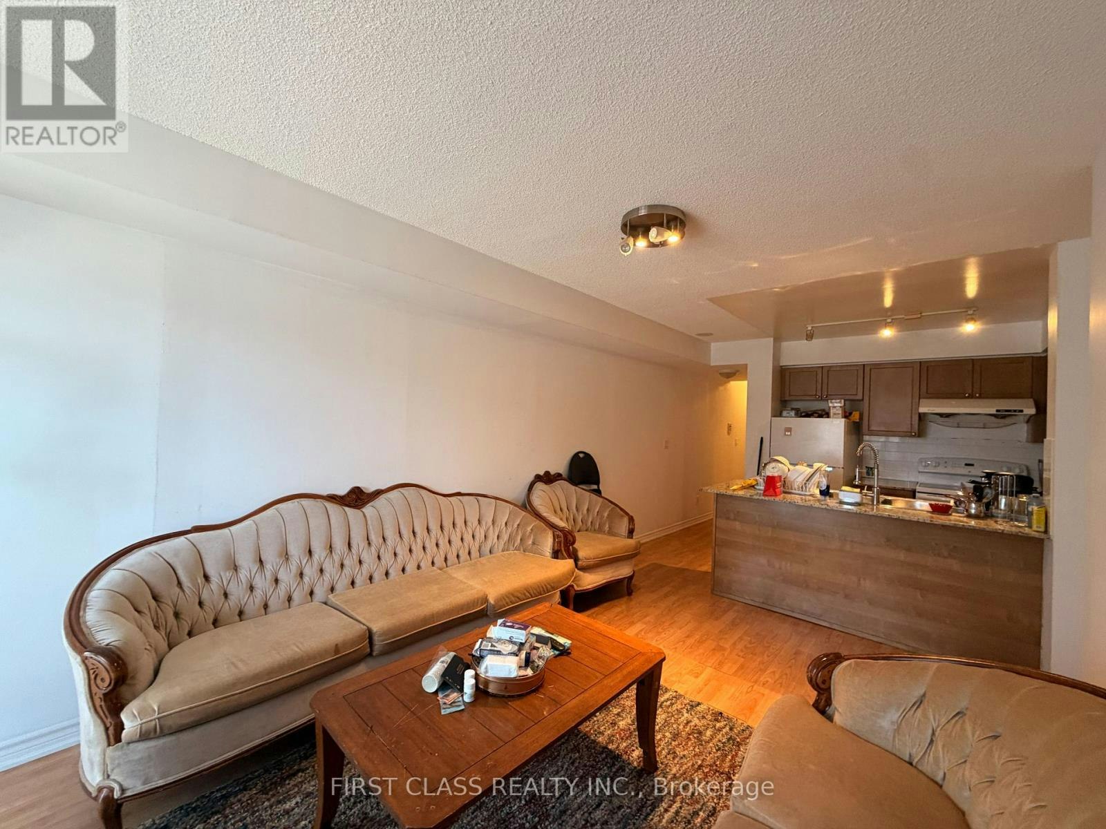 2107-761 Bay Street, Toronto, ON, M5G 2R2 - 2
