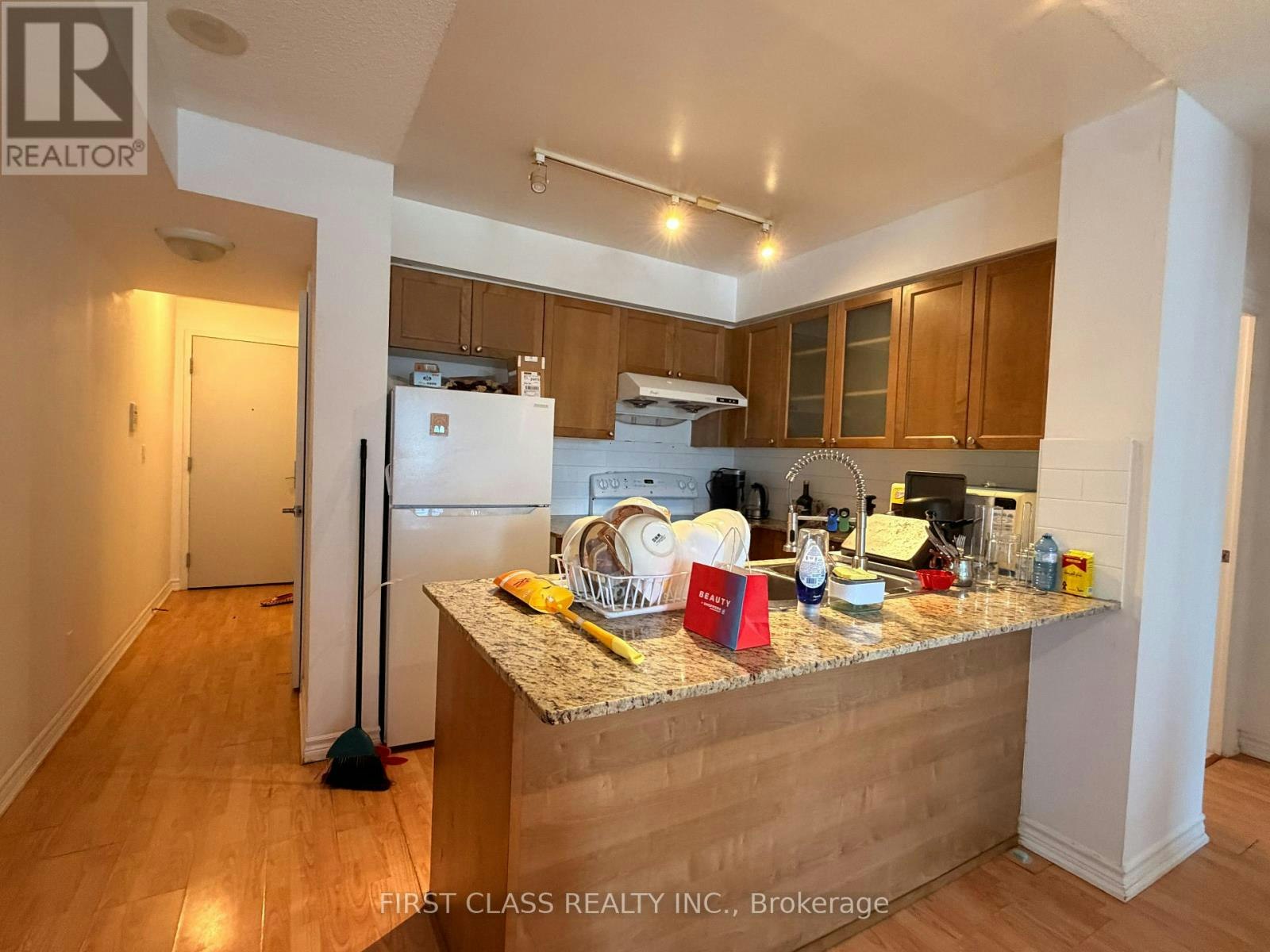 2107-761 Bay Street, Toronto, ON, M5G 2R2 - 3