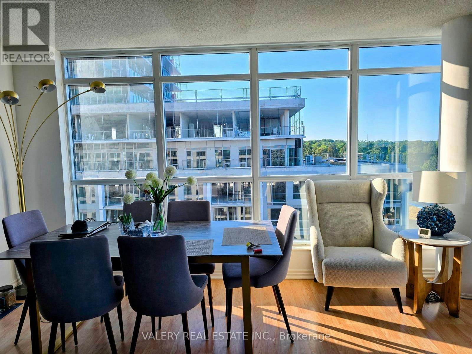 907-18 Harding Boulevard, Richmond Hill, ON, L4C 0T3 - 2