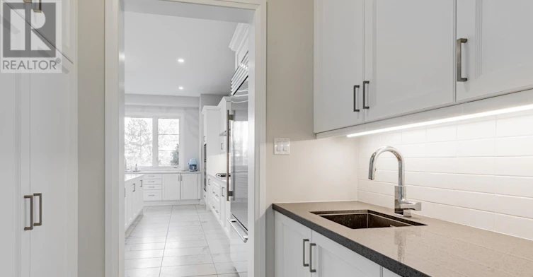 15 Kenneth Campbell Court, Aurora, ON, L4G 5Z4 - 9