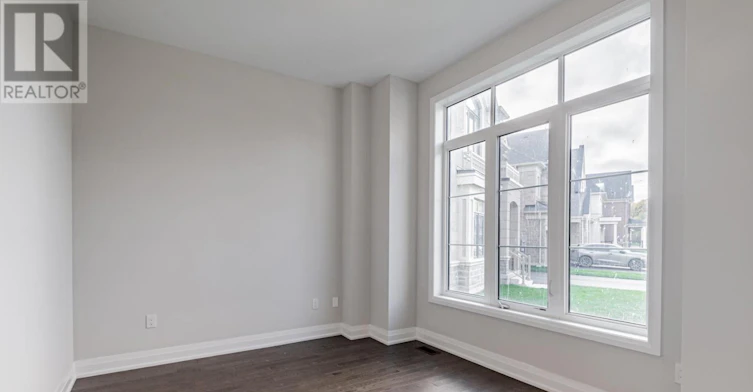 15 Kenneth Campbell Court, Aurora, ON, L4G 5Z4 - 6