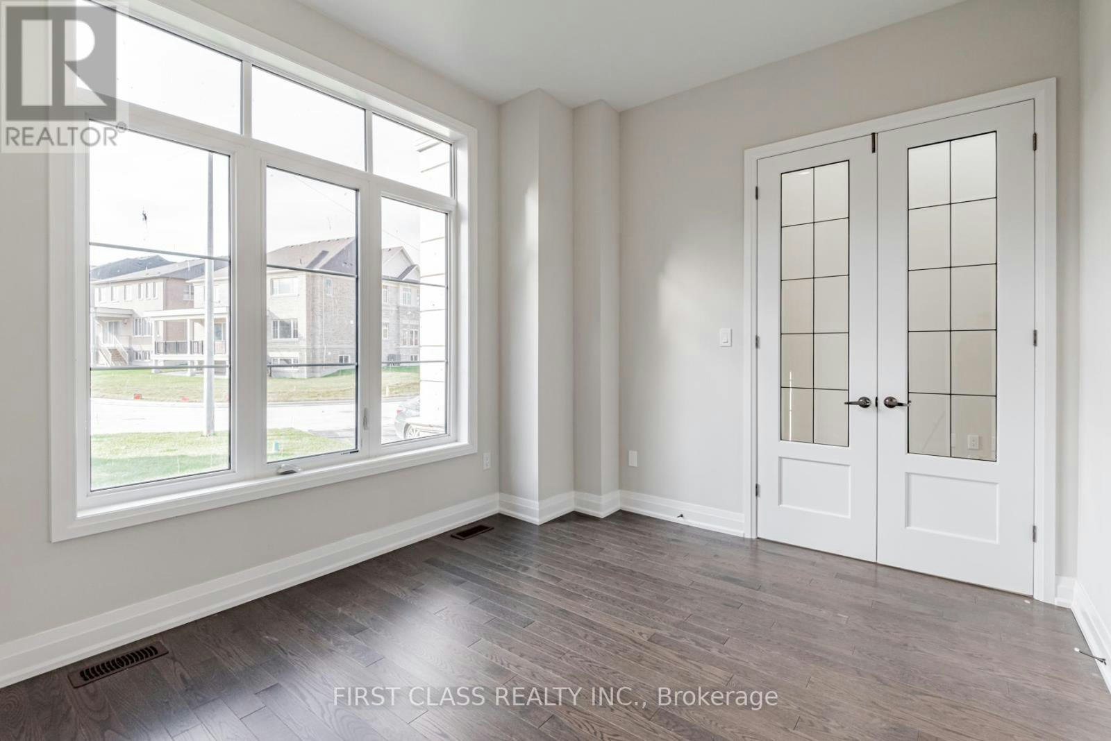 15 Kenneth Campbell Court, Aurora, ON, L4G 5Z4 - 5