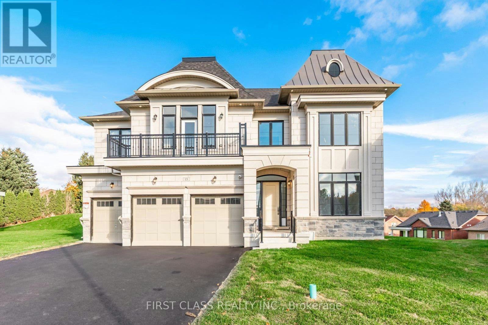 15 Kenneth Campbell Court, Aurora, ON, L4G 5Z4