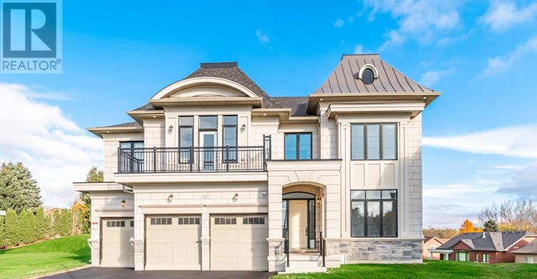 15 Kenneth Campbell Court, Aurora, ON, L4G 5Z4