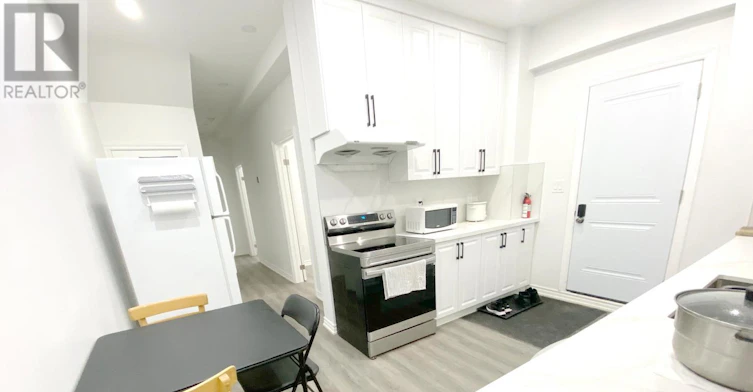 ROOM 103-81 Hallam Street, Toronto, ON, M6H 1W7 - 2