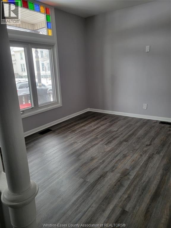 2-660 Church, Windsor, ON, N9A 4T4 - 3