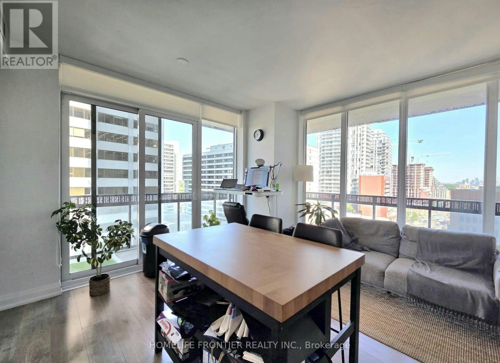905-8 Eglinton Avenue, Toronto, ON, M4P 1A6