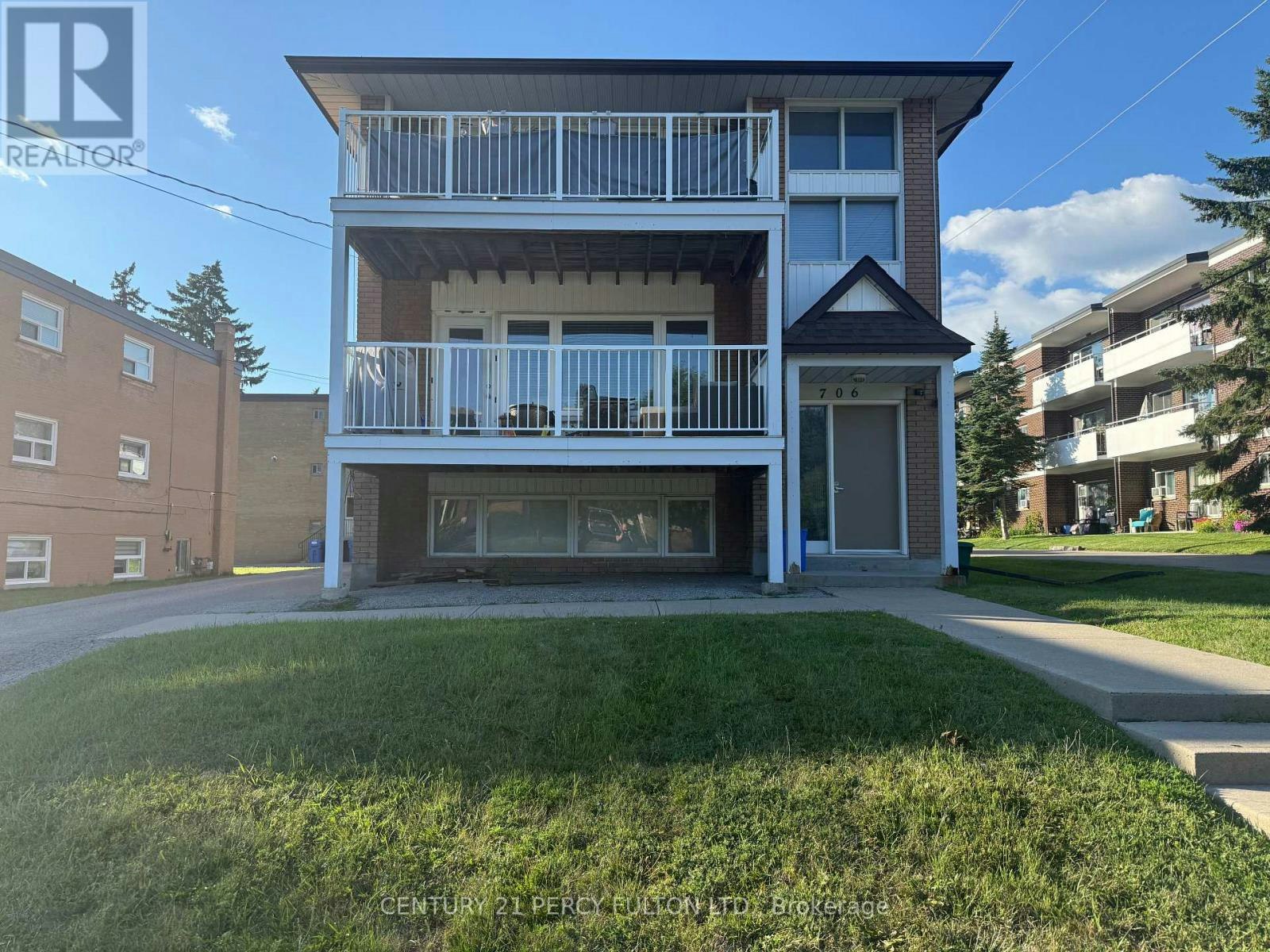 3-706 Dunlop Street W, Whitby, ON, L1N 1V5