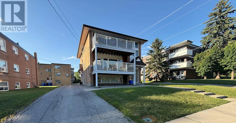 3-706 Dunlop Street W, Whitby, ON, L1N 1V5 - 3