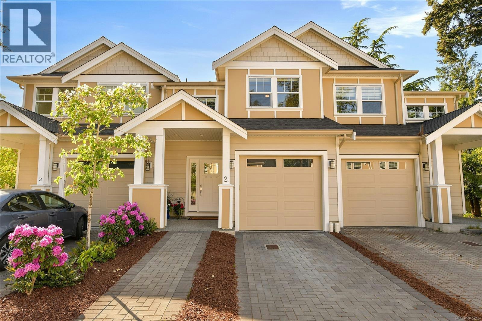 2-4487 Wilkinson Road, Saanich, BC, V8Z 5C2