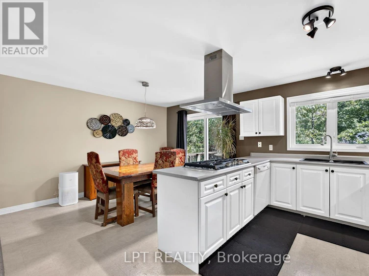 7806 Alfred Crescent, Lambton Shores, ON, N0M 2L0 - 13