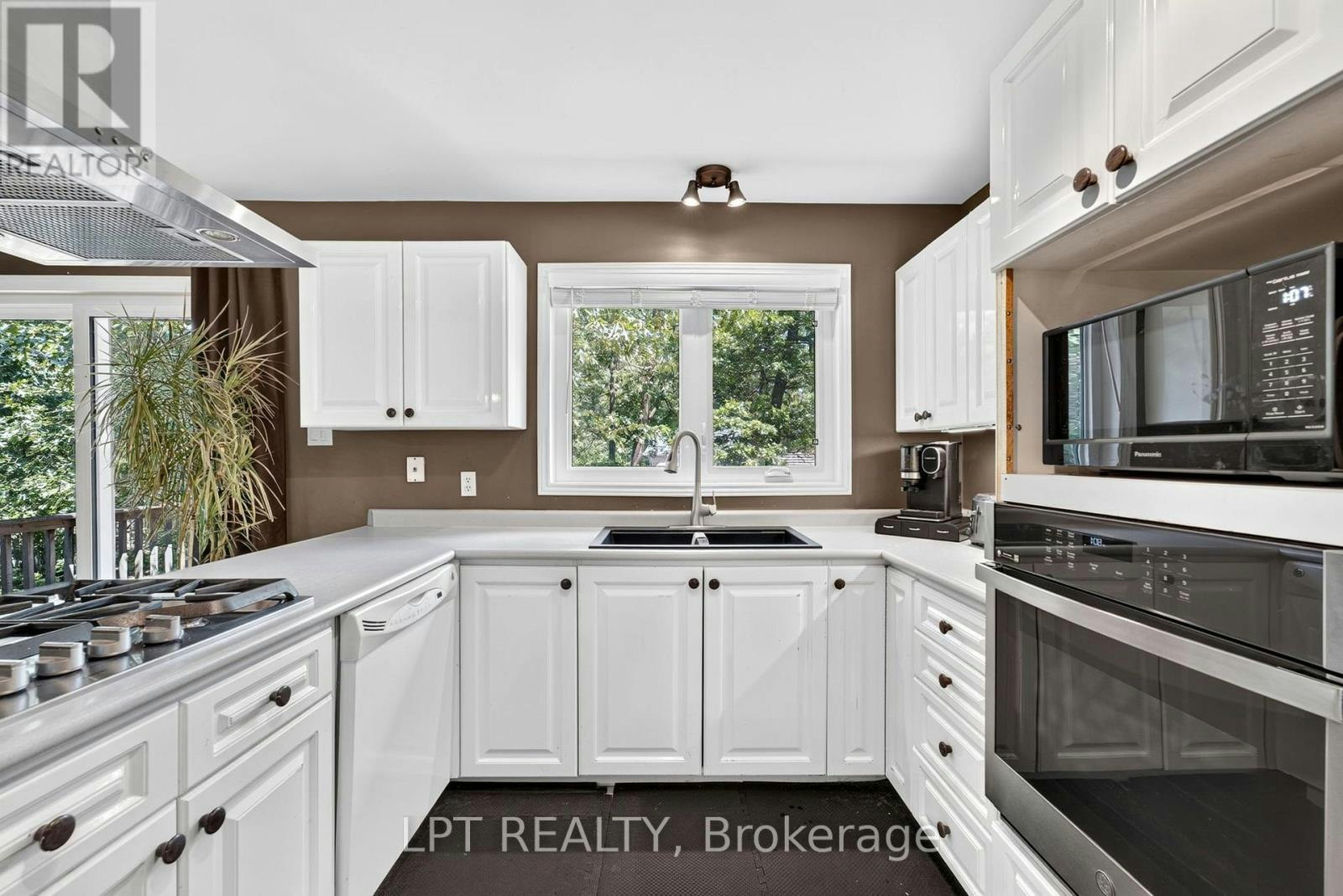 7806 Alfred Crescent, Lambton Shores, ON, N0M 2L0 - 16