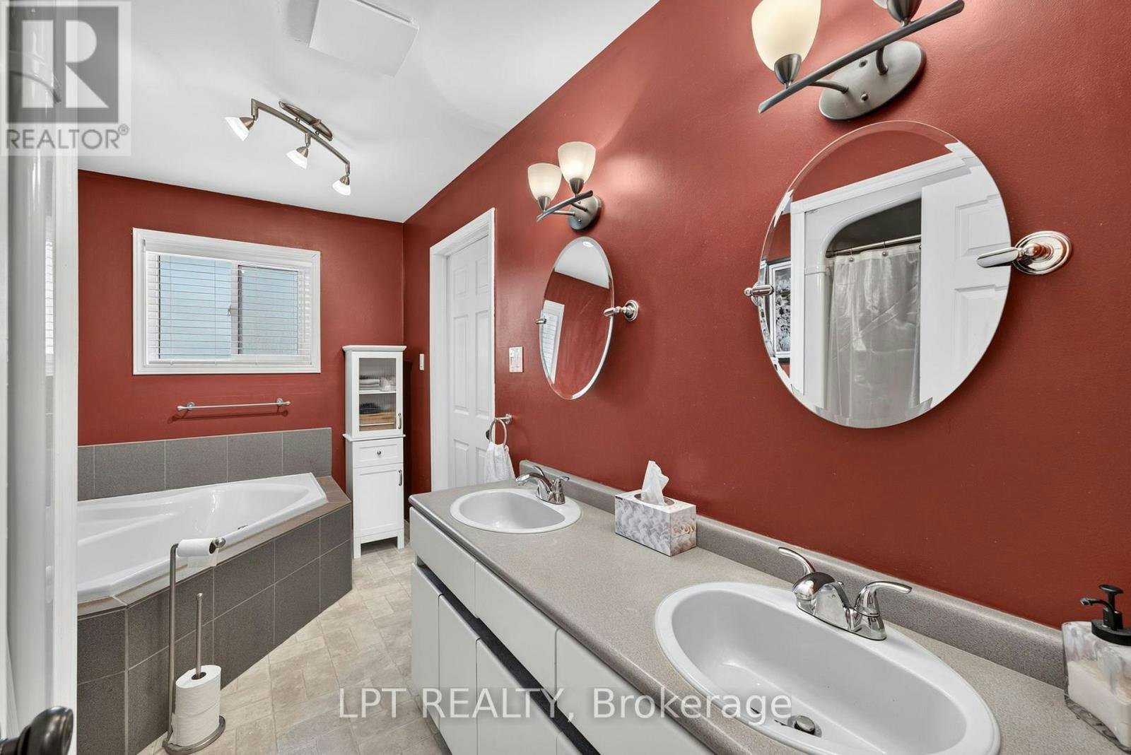 7806 Alfred Crescent, Lambton Shores, ON, N0M 2L0 - 27