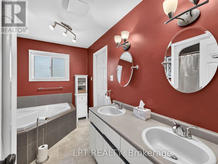 7806 Alfred Crescent, Lambton Shores, ON, N0M 2L0 - 27