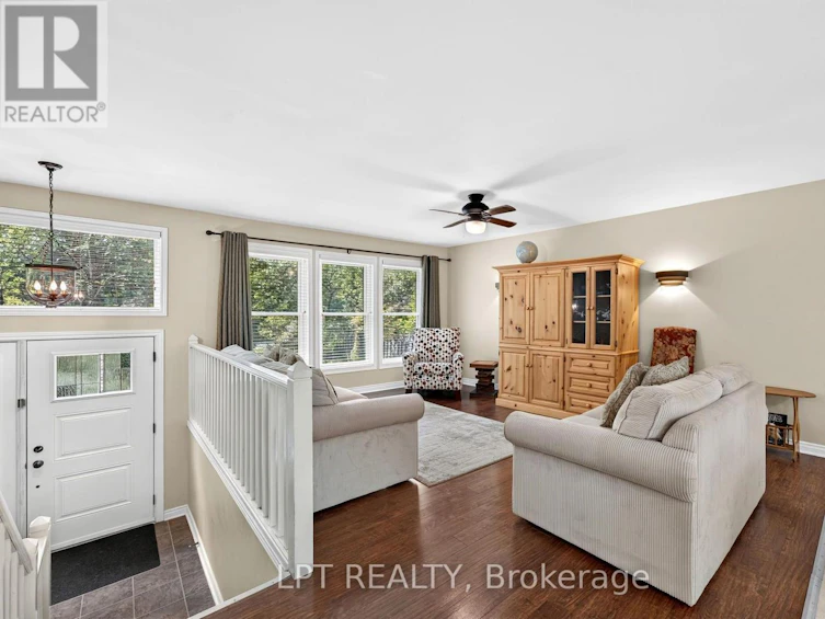 7806 Alfred Crescent, Lambton Shores, ON, N0M 2L0 - 9