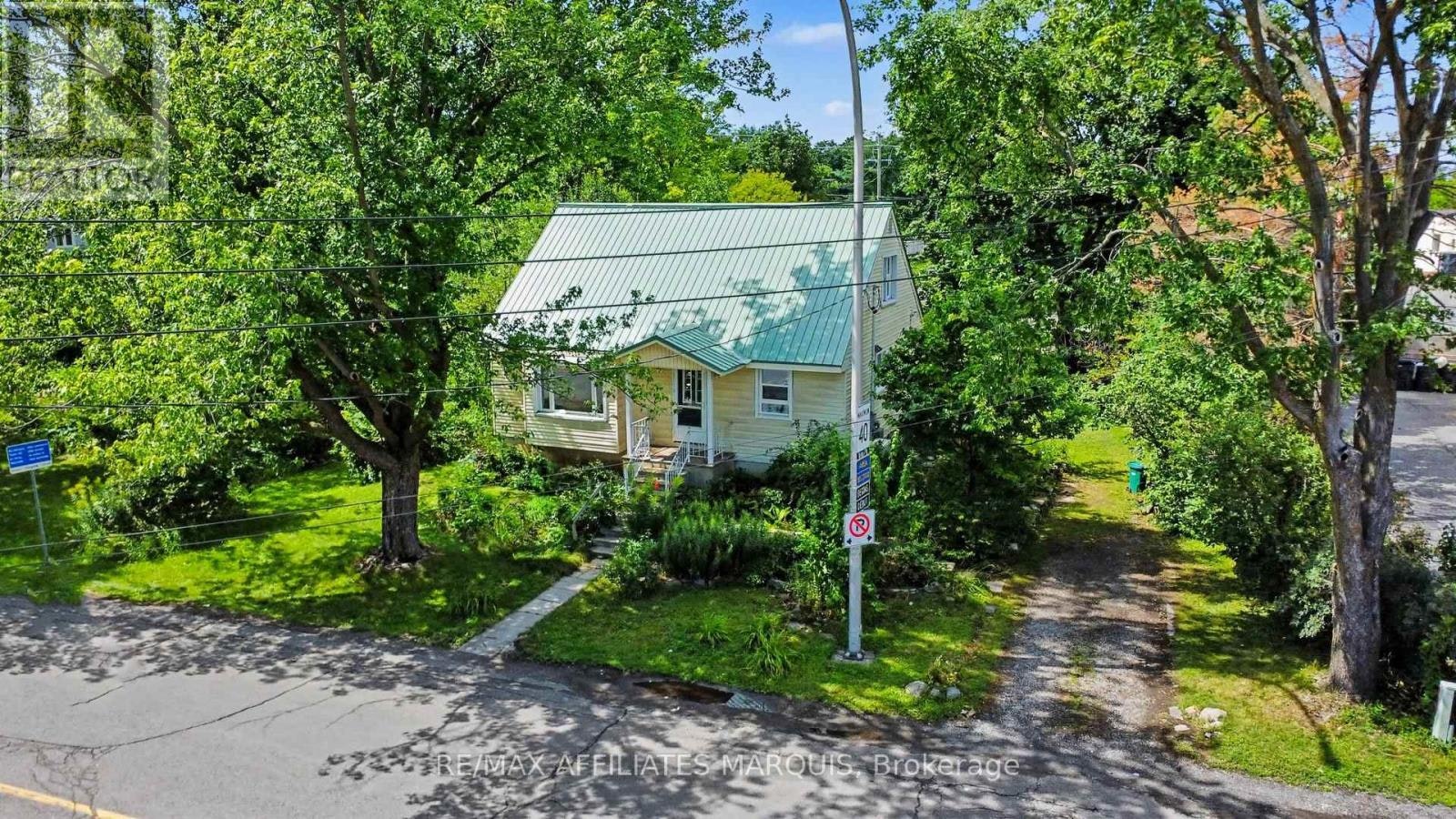 1 Withrow Avenue, Ottawa, ON, K2G 2H5