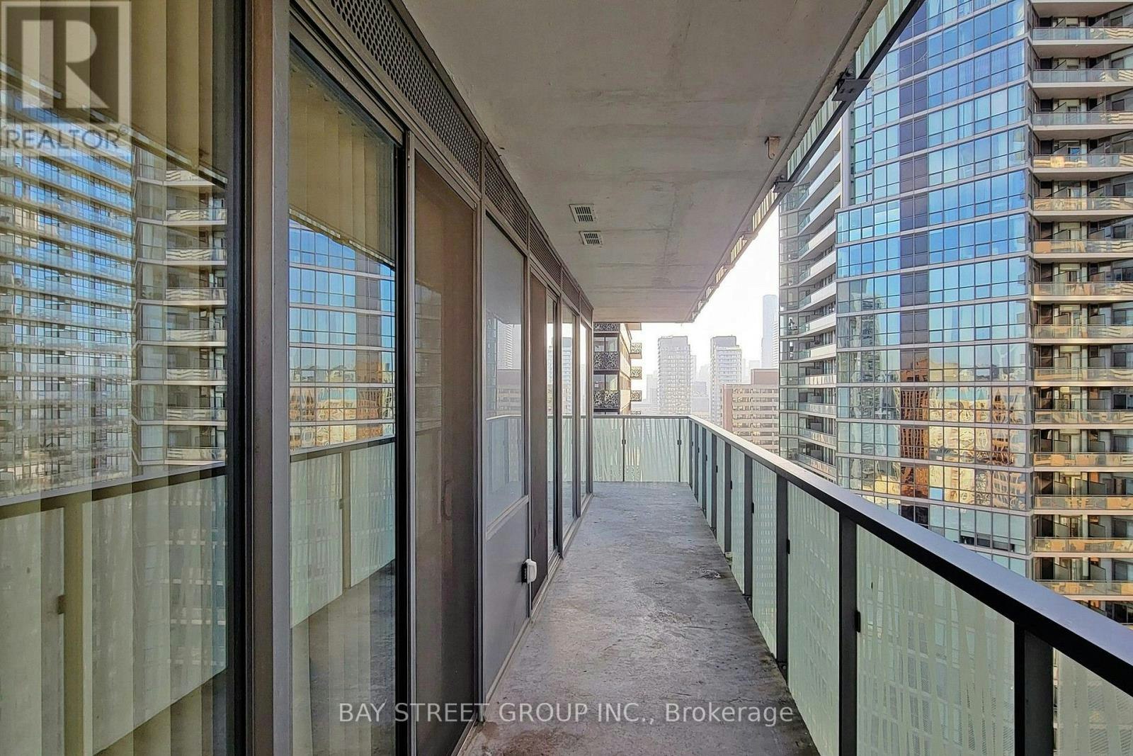 2205-50 Charles Street E, Toronto, ON, M4Y 1T1 - 11
